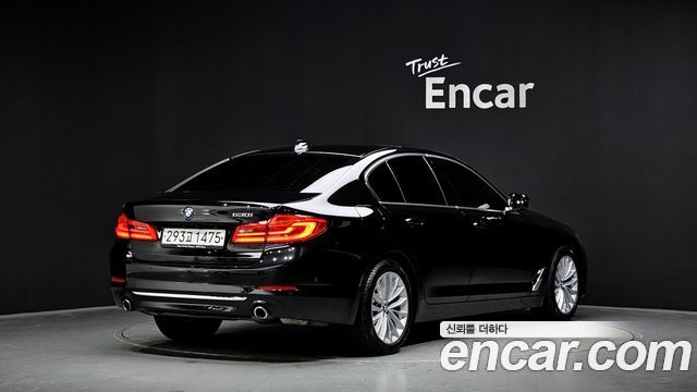 BMW 5 Series G30 530i Luxury Plus - фото 1
