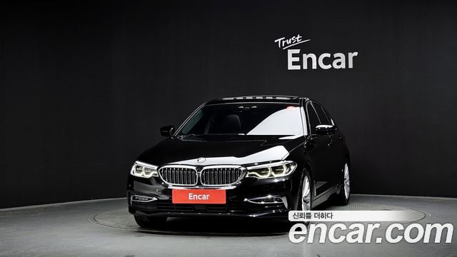 BMW 5 Series G30 530i Luxury Plus - фото 2