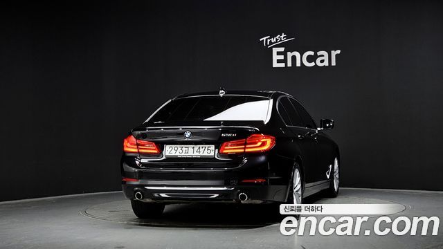 BMW 5 Series G30 530i Luxury Plus - фото 3