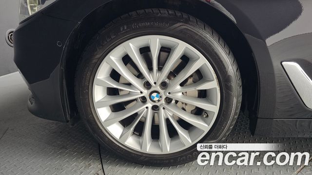 BMW 5 Series G30 530i Luxury Plus - фото 4
