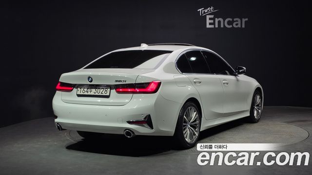 BMW 3 Series G20 320i Luxury - фото 1