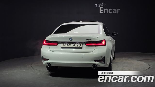 BMW 3 Series G20 320i Luxury - фото 3