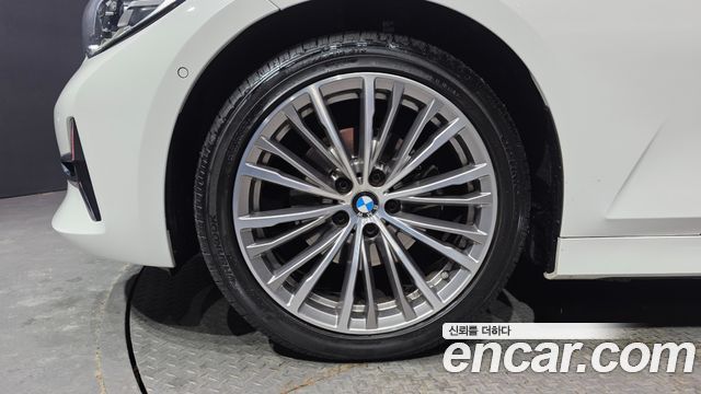 BMW 3 Series G20 320i Luxury - фото 4