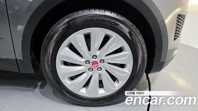 Jaguar E-PACE P250 SE - фото 4