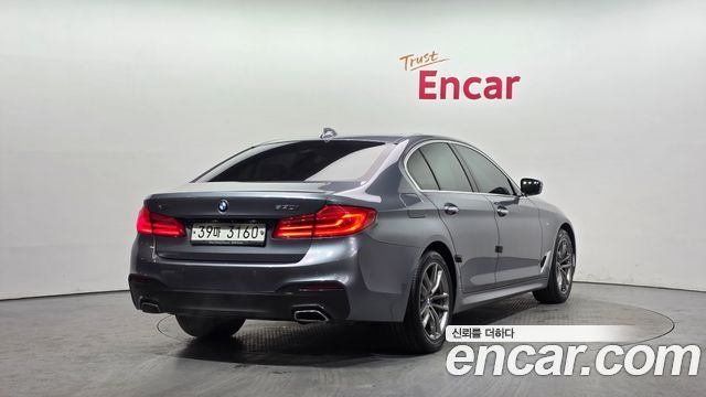 BMW 5 Series G30 530i xDrive M Sport Package - фото 1