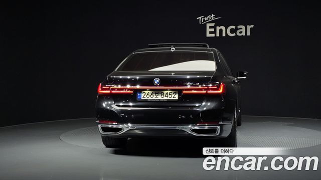 BMW 7 Series G11 745Le iPerformance Design Pure Excellence - фото 3