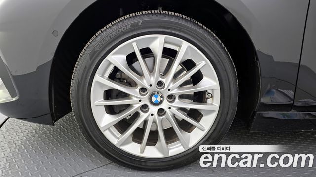 BMW 1 Series F40 118d Joy - фото 4