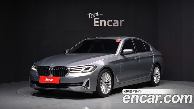 BMW 5 Series G30 520i Luxury - фото 0