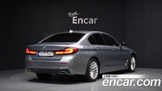 BMW 5 Series G30 520i Luxury - фото 1