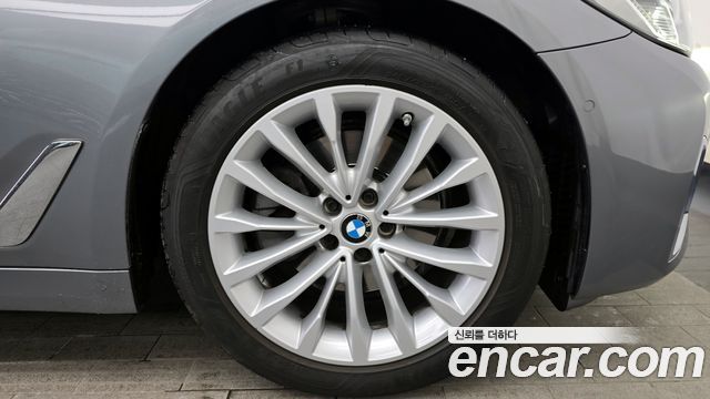 BMW 5 Series G30 520i Luxury - фото 4