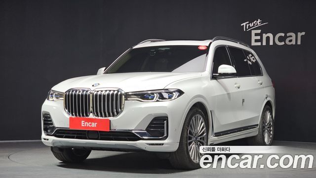BMW X7 G07 xDrive 40i Design Pure Excellence 6-Seater - фото 0