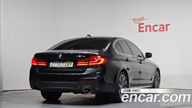 BMW 5 Series G30 530e M Sport - фото 1