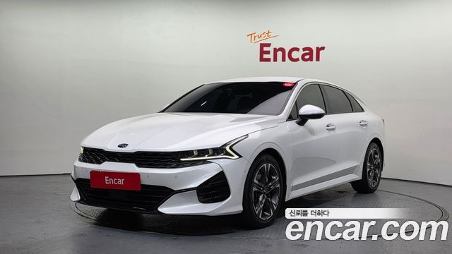 Kia K5 3-го поколения 2.0 Signature - фото 0