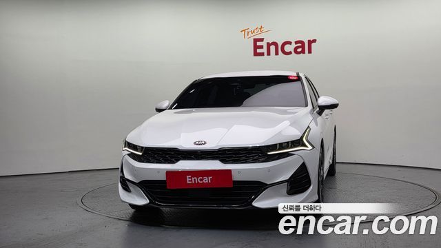 Kia K5 3-го поколения 2.0 Signature - фото 2