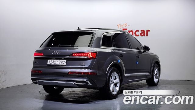 Audi Q7 45 TDI Quattro - фото 1