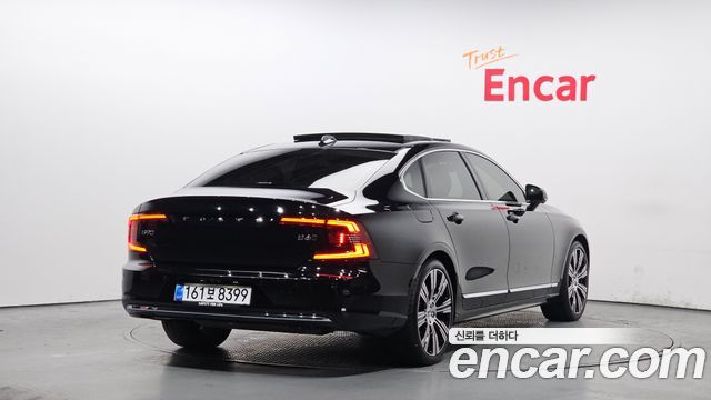 Volvo S90 B6 AWD Ultimate Bright - фото 1