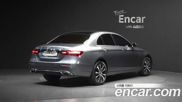 Mercedes-Benz E-Class W213 E300e 4MATIC Exclusive - фото 1