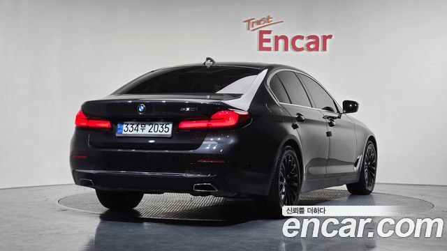 BMW 5 Series G30 530i Luxury - фото 1