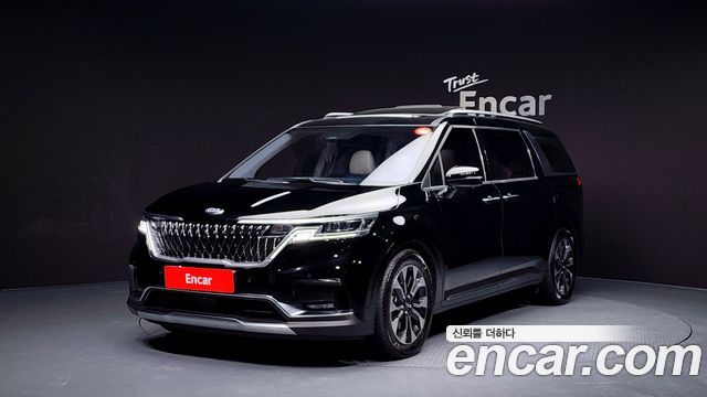 Kia Carnival 4-го поколения 9-Seater Signature - фото 0