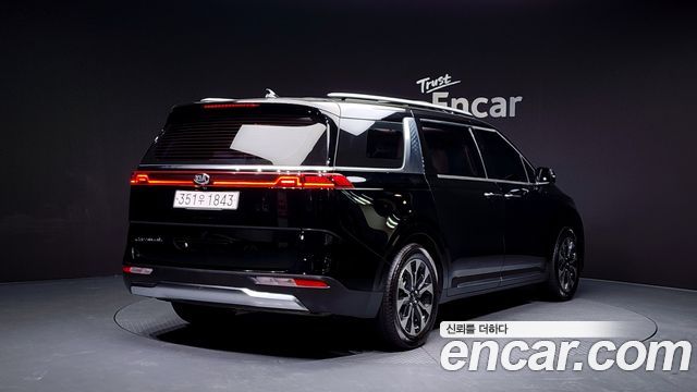 Kia Carnival 4-го поколения 9-Seater Signature - фото 1