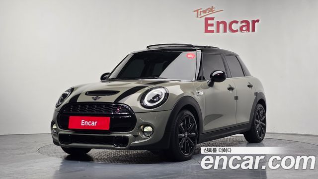 Mini Cooper S 5Door Standard 3rd - фото 0
