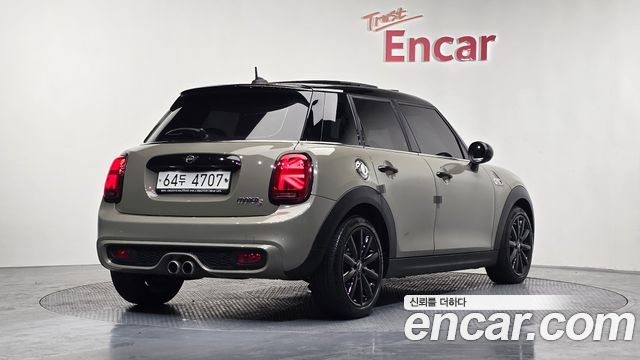 Mini Cooper S 5Door Standard 3rd - фото 1