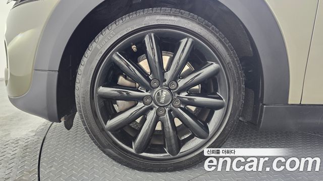 Mini Cooper S 5Door Standard 3rd - фото 4
