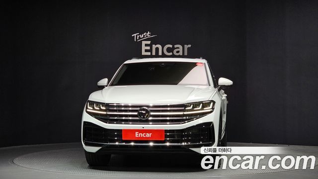 Volkswagen Touareg 3-го поколения 3.0 TDI Prestige - фото 2