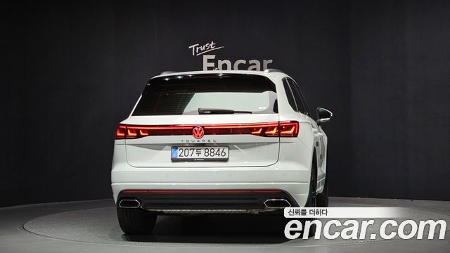 Volkswagen Touareg 3-го поколения 3.0 TDI Prestige - фото 3