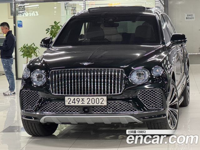 Bentley Bentayga 4.0 V8 EWB First Edition - фото 0