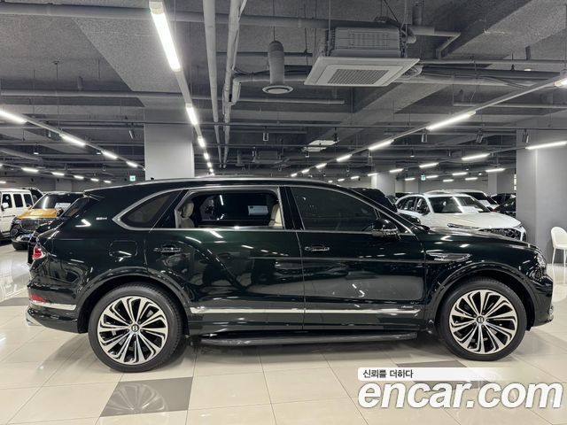 Bentley Bentayga 4.0 V8 EWB First Edition - фото 1