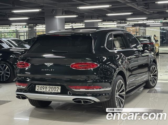 Bentley Bentayga 4.0 V8 EWB First Edition - фото 2