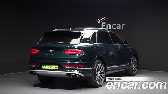 Bentley Bentayga 4.0 V8 EWB First Edition - фото 1