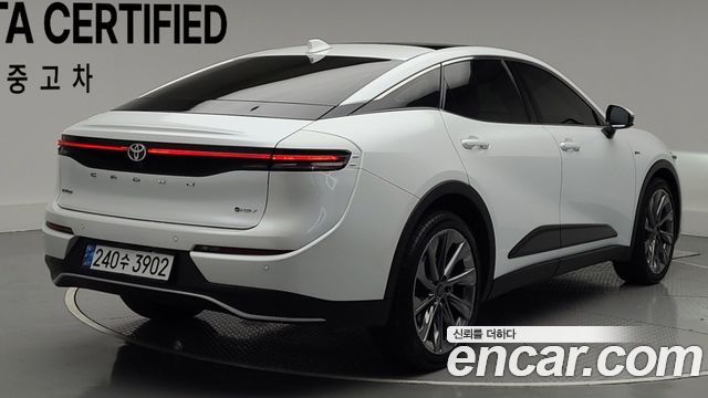 Toyota Crown Crossover 2.5 4WD Hybrid - фото 1