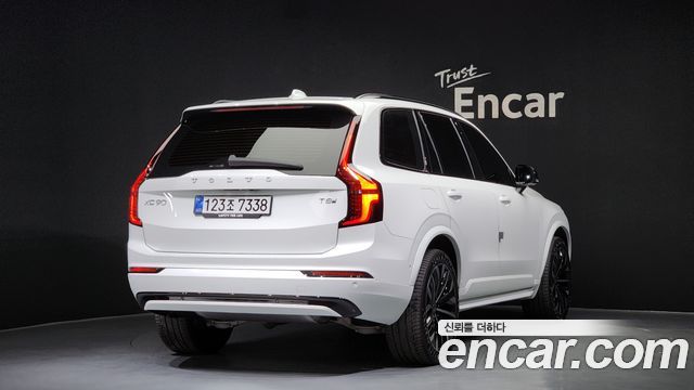 Volvo XC90 2-го поколения T8 Ultra Dark Hybrid - фото 1