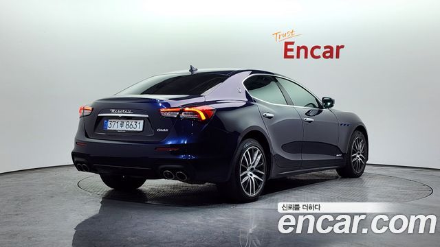 Maserati Ghibli 2.0 Gransport 3rd - фото 1