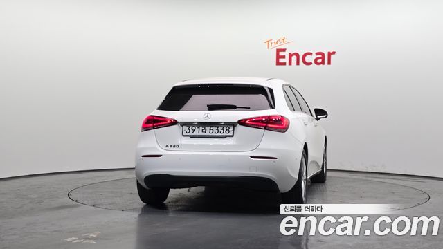 Mercedes-Benz A-Class W177 A220 Hatchback - фото 3