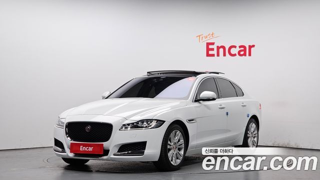 Jaguar XF X260 25t Portfolio - фото 0