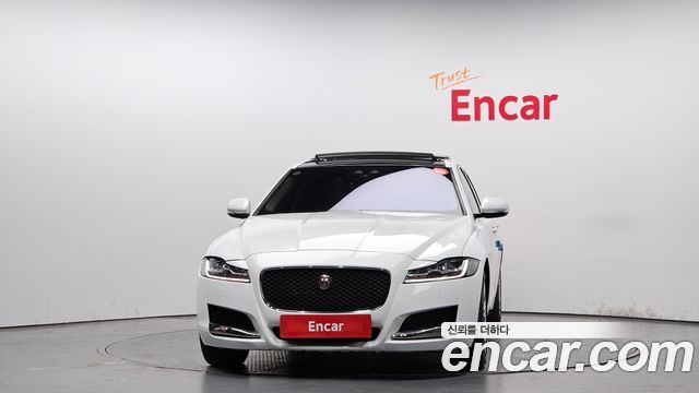 Jaguar XF X260 25t Portfolio - фото 2