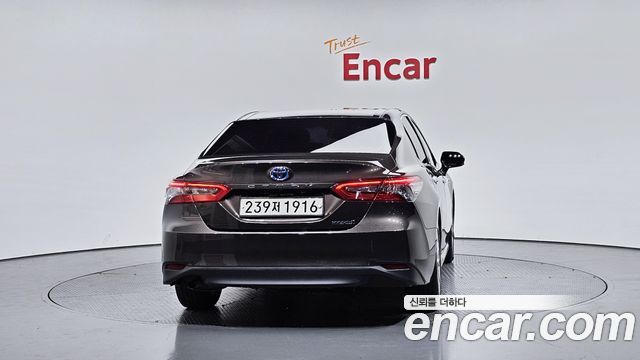 Toyota Camry XV70 2.5 LE Hybrid - фото 3