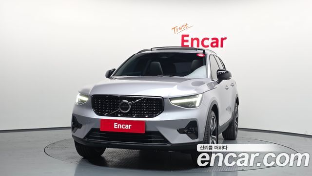 Volvo XC40 B4 Ultra Dark - фото 2