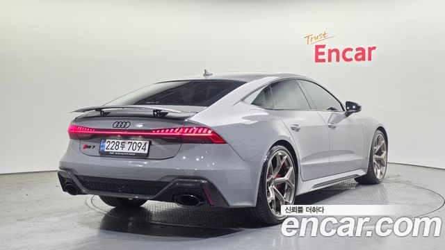 Audi RS7 4.0 TFSI Quattro Performance - фото 1