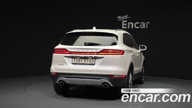 Lincoln MKC 2.0 AWD - фото 3