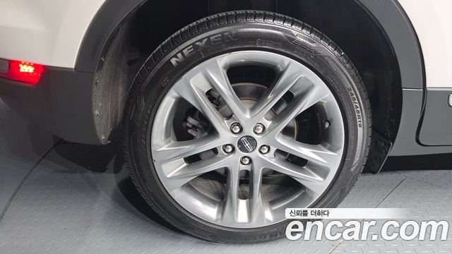 Lincoln MKC 2.0 AWD - фото 4