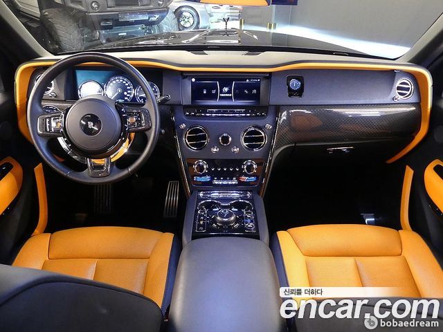 Rolls-Royce Cullinan 6.7 V12 Black Badge - фото 3