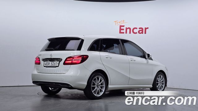 Mercedes-Benz B-Class W246 B200 d - фото 1