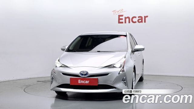 Toyota Prius 4-го поколения 1.8 E - фото 2
