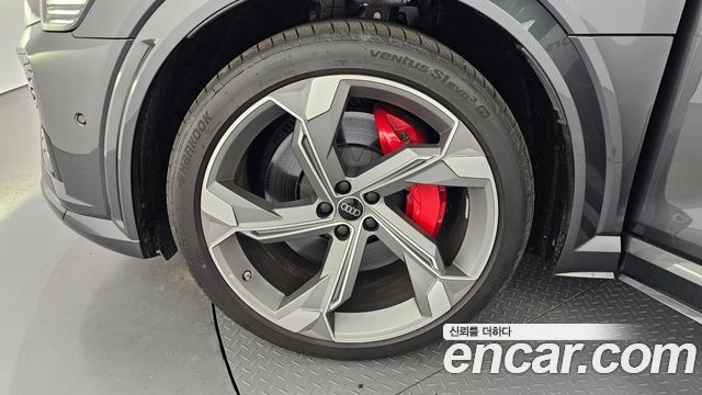 Audi SQ8 e-tron GE Quattro Sportback - фото 4