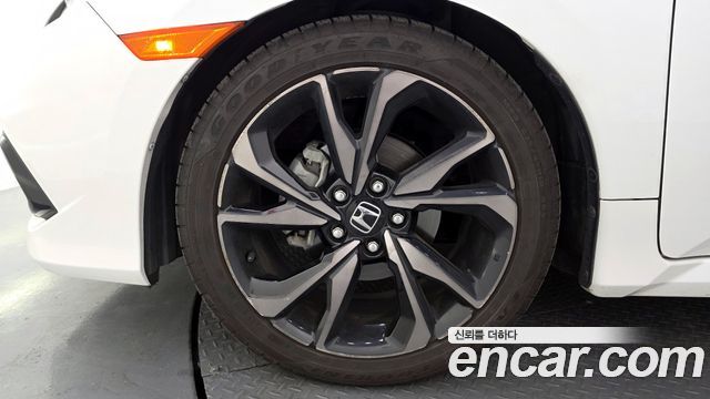 Honda Civic 1.5 10th - фото 4