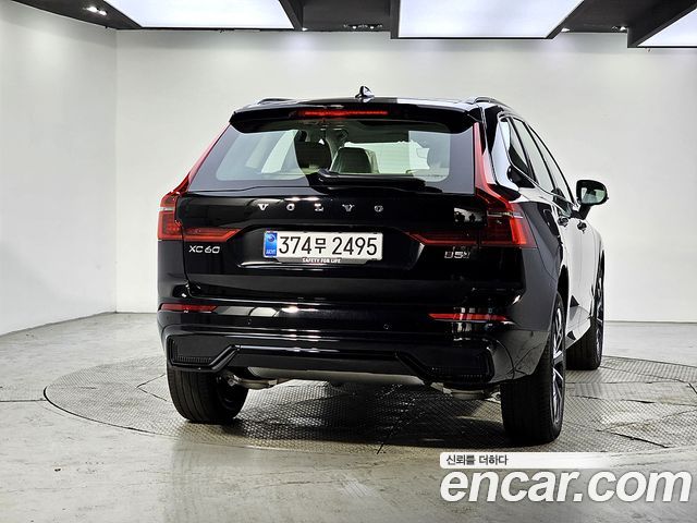 Volvo XC60 2-го поколения B5 Ultra Dark Air Sus - фото 2